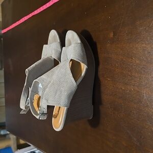 American Eagle Wedges‎ Size 8